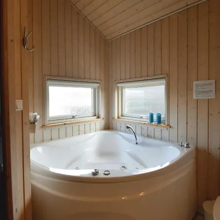 Three-bedroom Holiday In Juelsminde