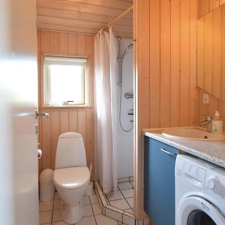 בית נופש Three-bedroom Holiday In Juelsminde Sonderby (Midtjylland)